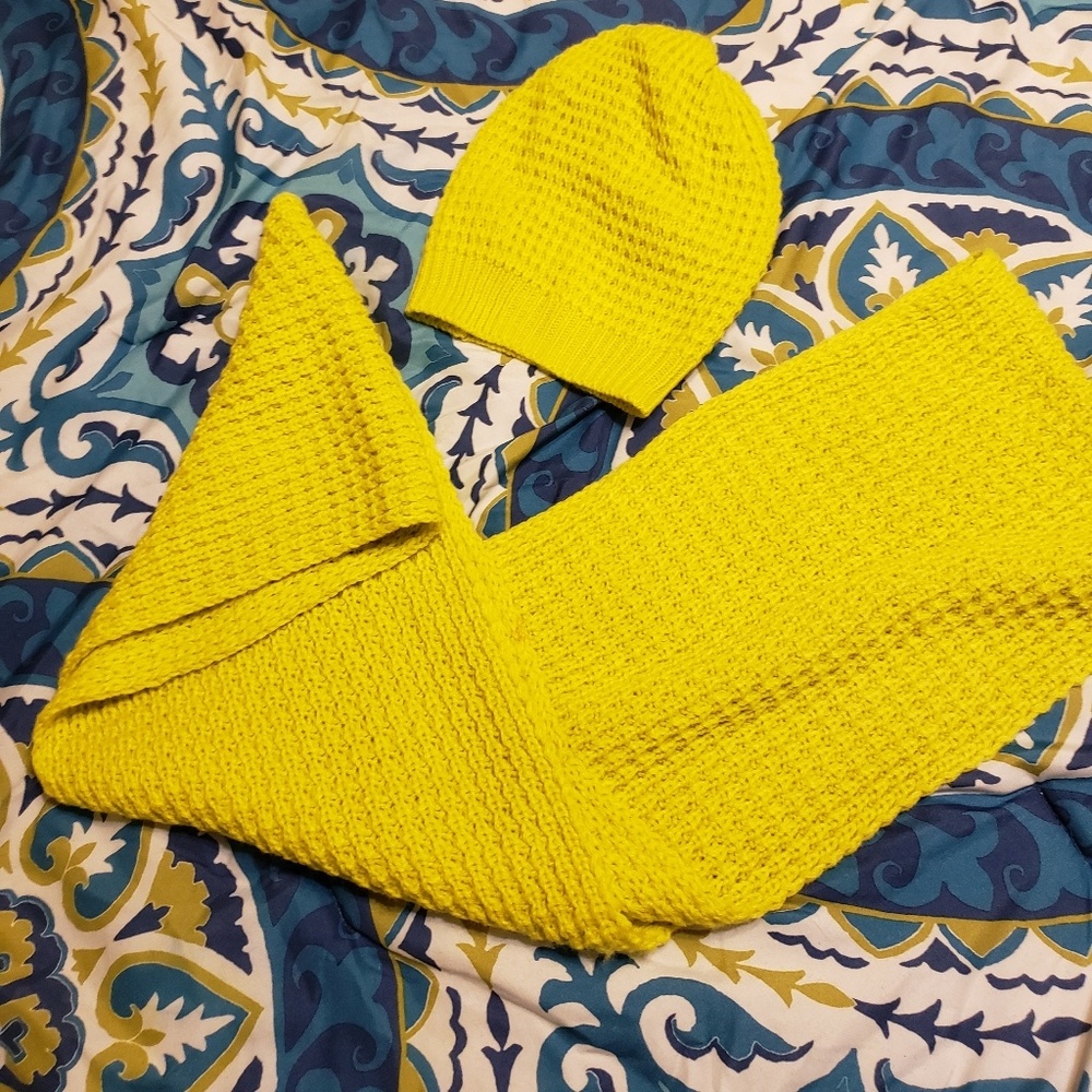 Hat and infinity scarf